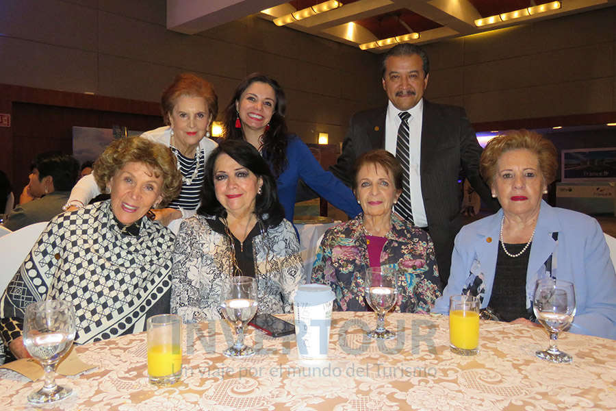 Magdi Hierro, Betty Cassola, Rosy Bauer, Carla Ponce, Conchita Etienne, Hugo Zúñiga, Silvia Fernández Magdi Hierro, Betty Cassola, Rosy Bauer, Carla Ponce, Conchita Etienne, Hugo Zúñiga, Silvia Fernández