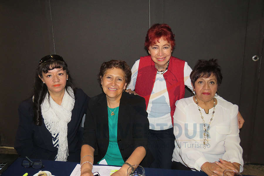 Tere Hernández, Elenita Mac, Clementina Torres y Beatriz Fragoso