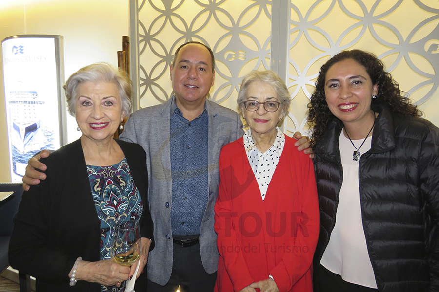 María Luisa Luengas, Humberto Avelar, Ana Soto y Linda Loranca