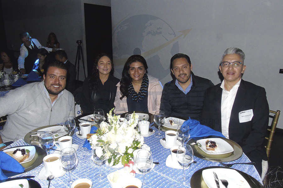 Luis Jiménez, Erika Moreno, Alejandra Andrade, Aldo Colín y Marco Maldonado