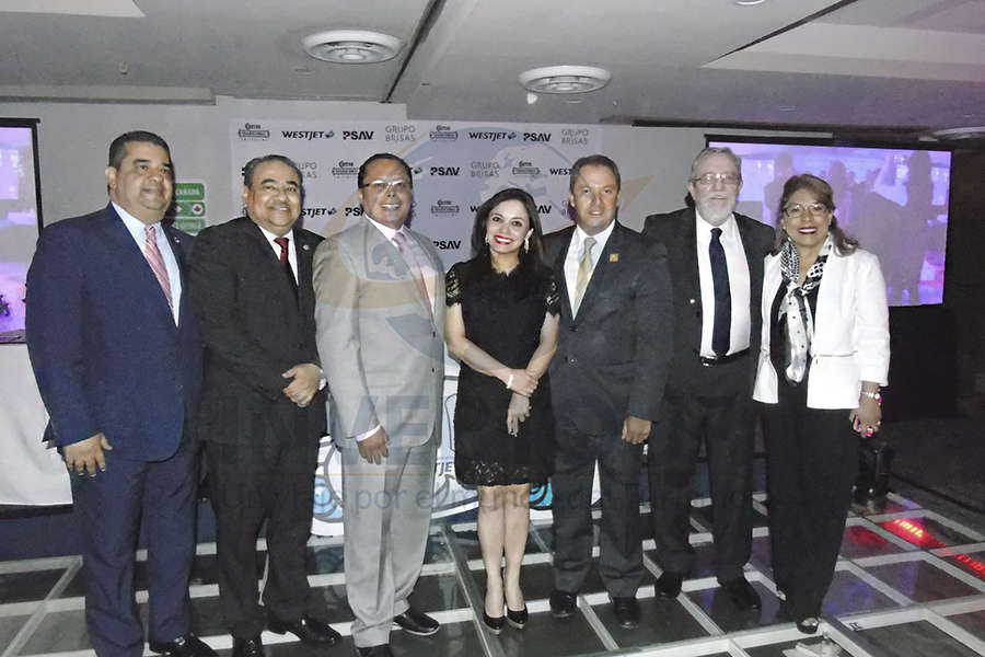 Amadeo Cruz, Miguel Ángel Sotelo, Ignacio Gómez, Carla Ponce, Julián Arroyo, Jorge Sales y Lourdes Castillo