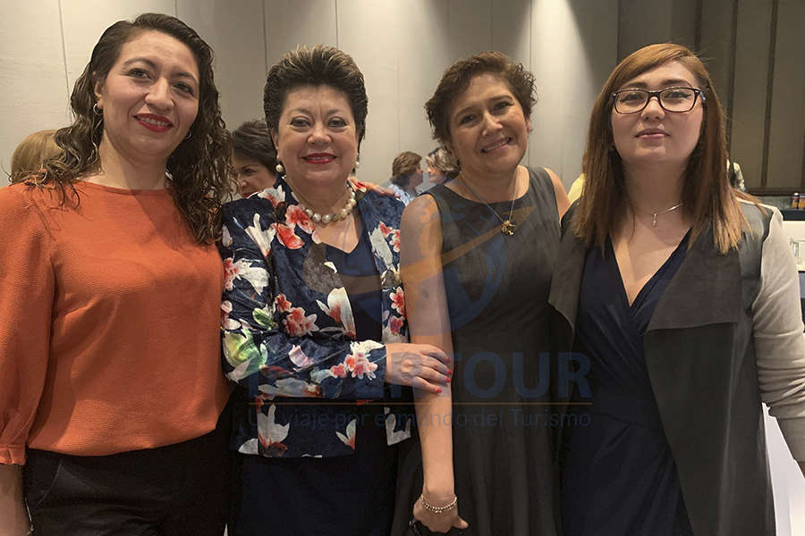 Marcela Sánchez, Rosario Castro, Elena Mac y Brisa Amaya