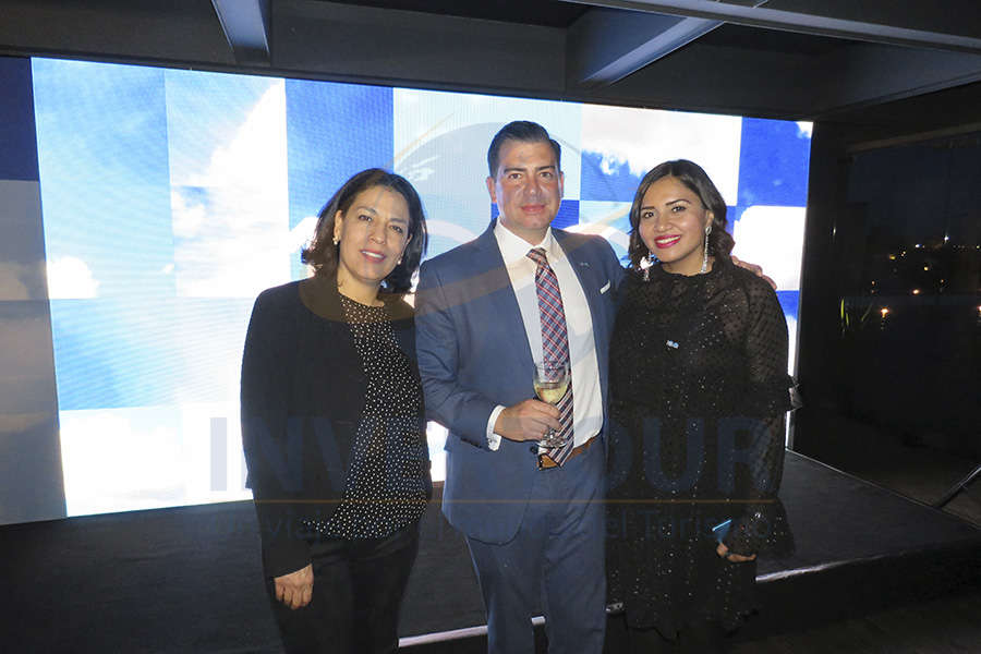 Mónica Villaseñor, Daniel De Simone y Mariana Necoechea 