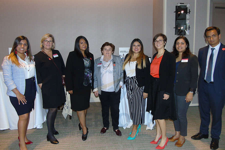 Emely Sandoval, Valérie Exposito-Coitte, Patty Torres, Teresa García, Alicia Mejía, Alexandra Poussain, Maria Wazar y Camilo Abril