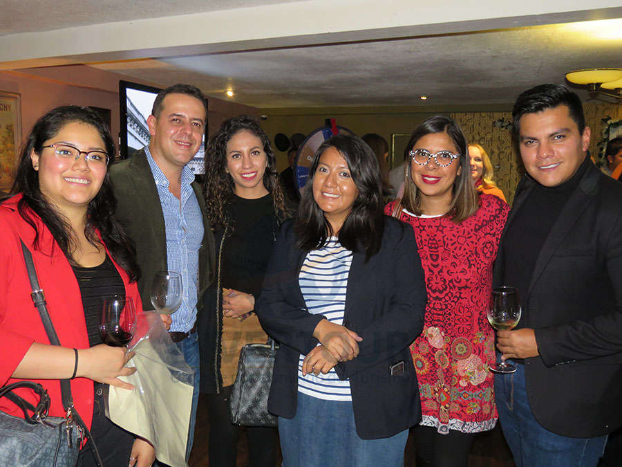 Isamar Caballero, Israel Carpintero, Susana Acevedo, Patty Torres, Daya Cruz y Mauricio Vega