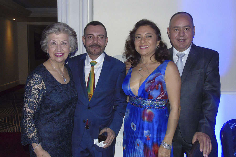 María Luisa Luengas, David Garduño, Claudia González y Humberto Avelar