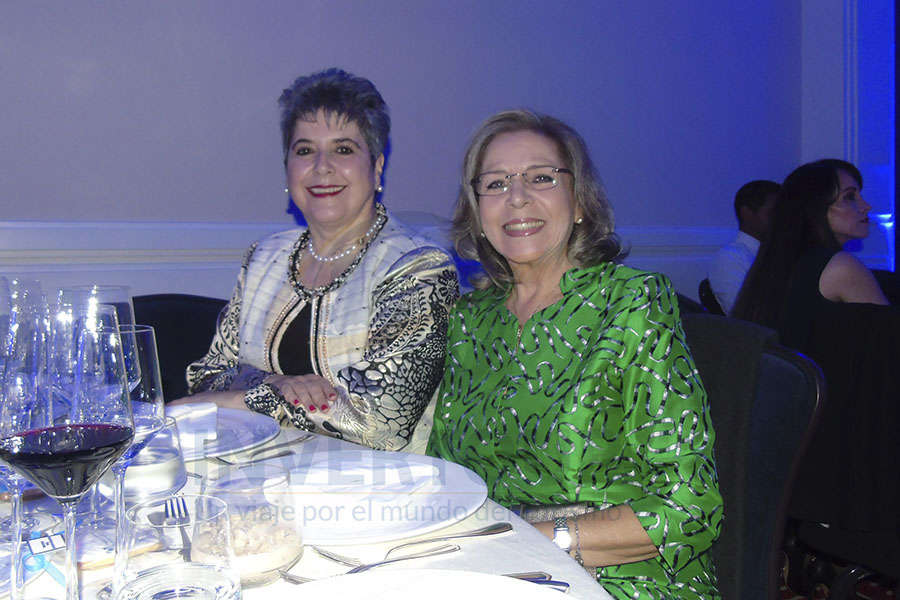 Yvette Vinay y Mildred Coello