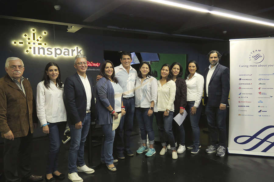 César Romero, Benedicta Pruneda, Marco Maldonado, Norma Carmona, Francisco Caballero, Livier Bustos, Dulce Puebla, Mónica Villaseñor, Amanda Medina e Isidro Huerta