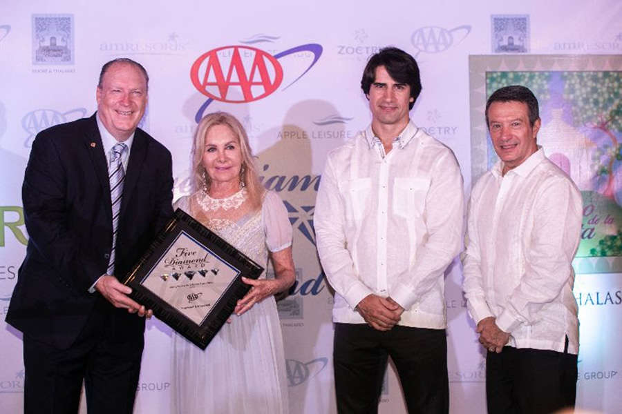 Corey Dalling, Elisa Gosselin, Alejandro Reynal y Gonzalo del Peón