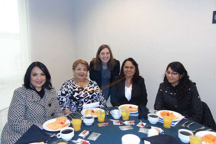 Miriam González, Mary Ledezma, Mélanie Belin, Isabel Parada y Lucía González
