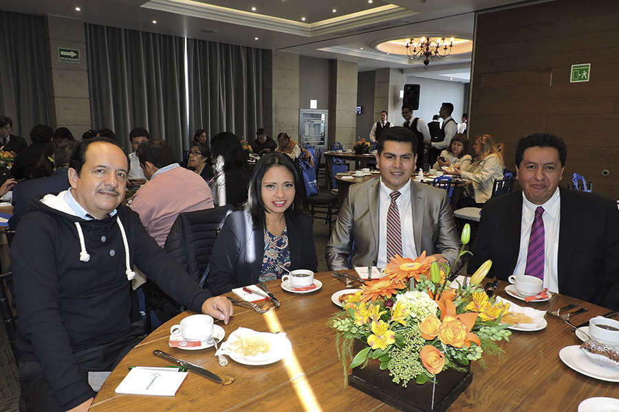 Ángel Ramírez, Mary Anne Hernández, Simón Hernández y Jorge Hernández