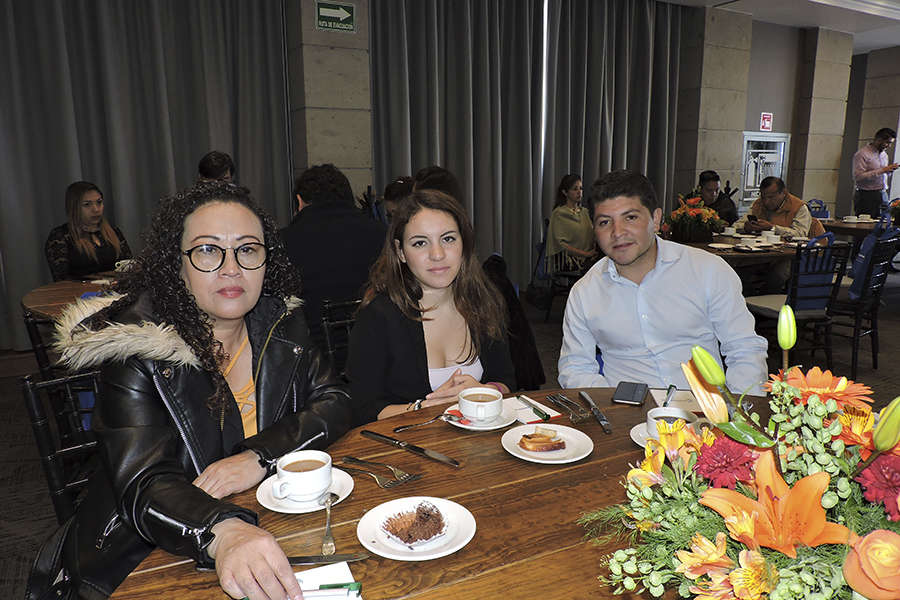 Lourdes Becerril, Odette Sánchez y Horacio Aguilar