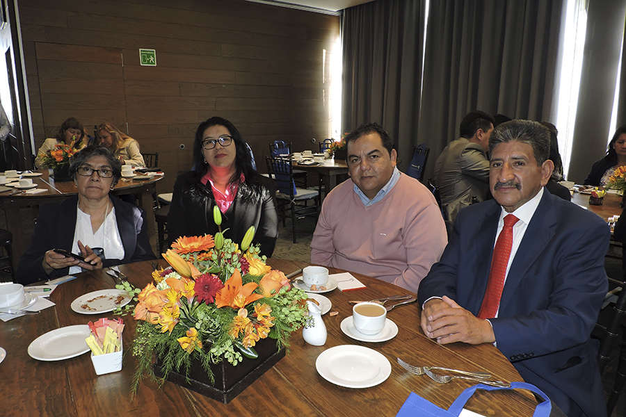 Virginia Campos, Diana Durán, Luis Rocha y René Aguilar