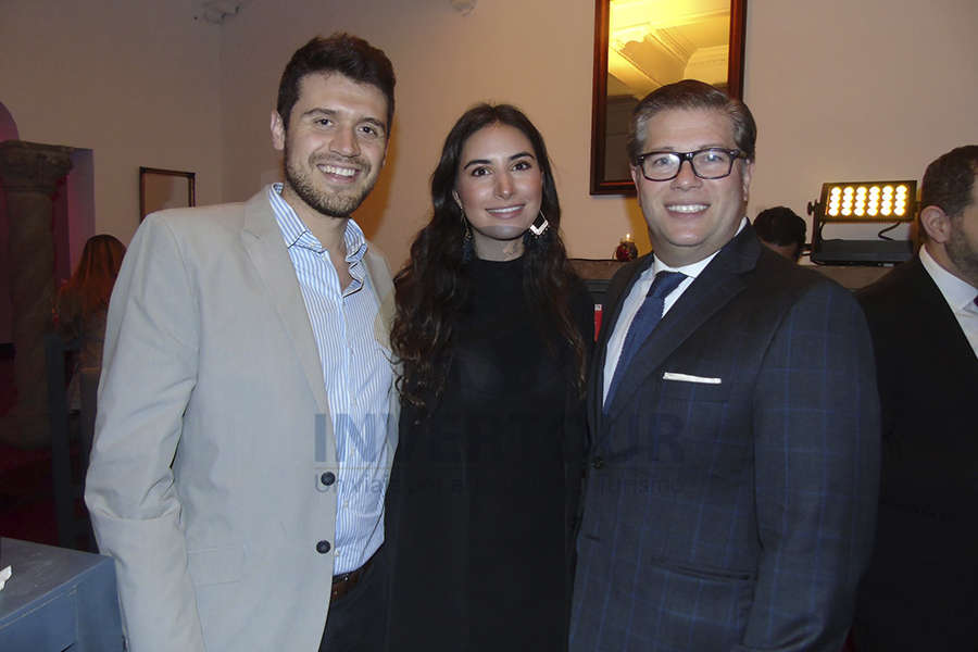 Max Ortega, Alessandra Rountree y Felipe Bonifatti