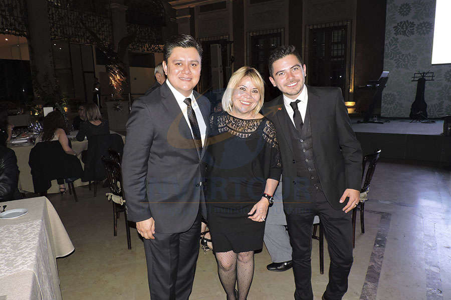 Juan Carlos Rivera, Alicia Mejía y Andrés Mejía 