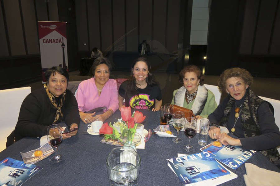 Angélica González, Marisela Hidalgo, Carla Ponce, Beatriz Casola y Magdi Fierro 