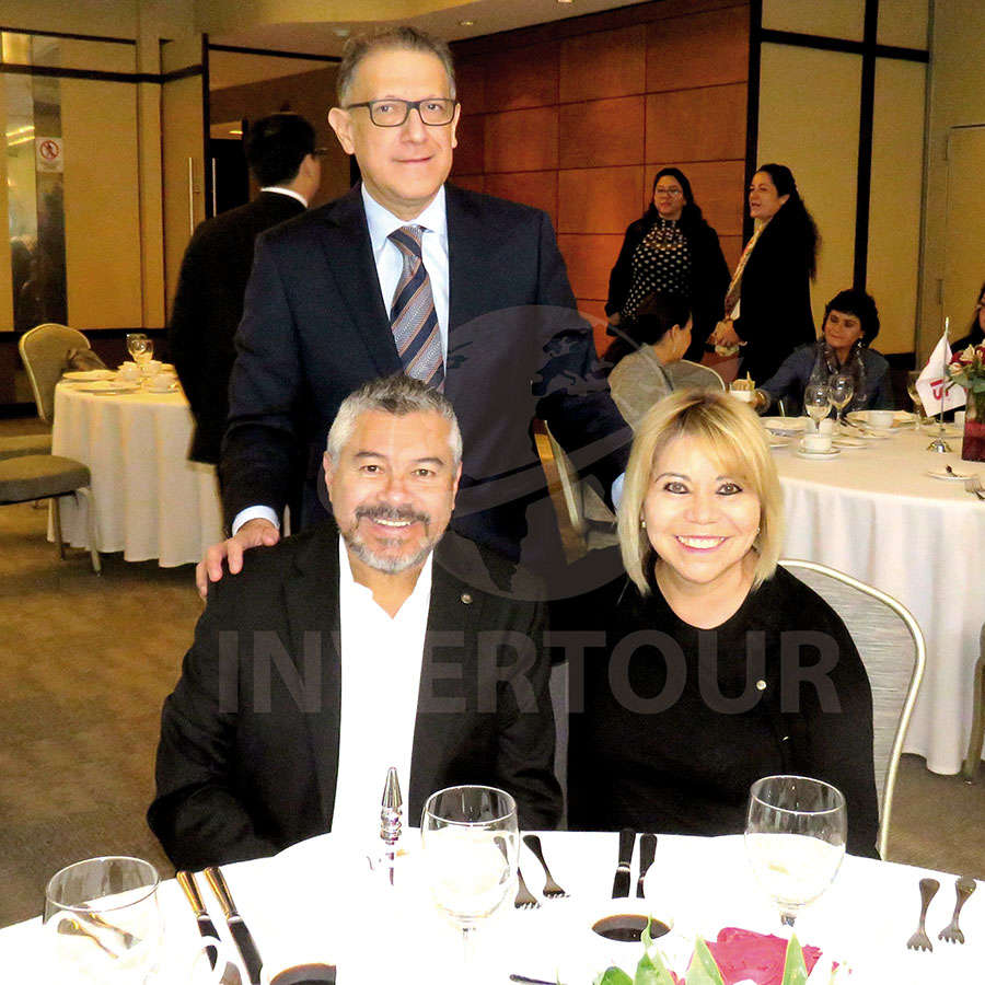 p06-06 Alex Pace con Jorge y Alicia Mejía