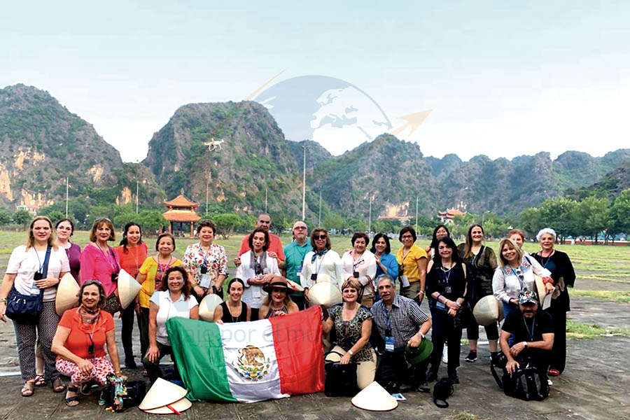 Parte de las socias conviven en Halong