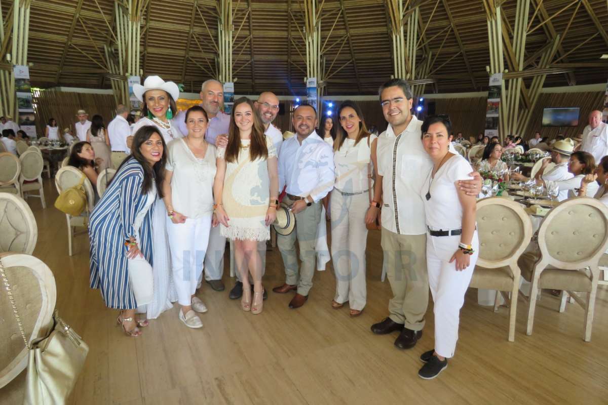 Sylvia Esquivel, José de Iturbide, Ana y Francisco Posada, Miguel Galicia, Erika González, Miguel Cardona, Jessica Ferrer