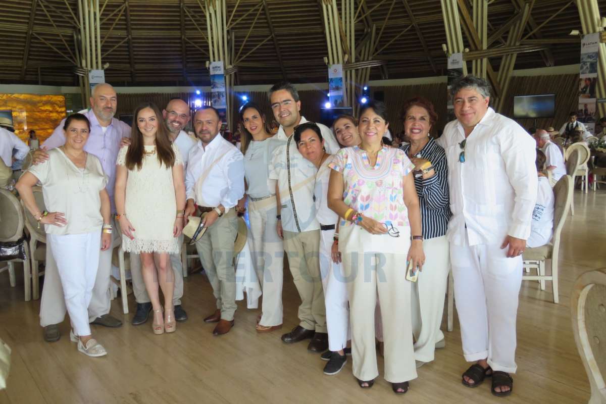 Sylvia Esquivel, José de Iturbide, Ana y Francisco Posada, Miguel Galicia, Erika González, Miguel Cardona, Jessica Ferrer, Karin Baldamus, Blanca Olivera, Yolanda Montes y José Covarrubias