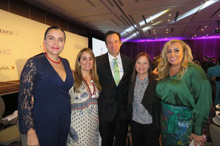 Diana Olivares, Marta Sánchez, José Zapata, Diana Mancilla y Magda Saldivar