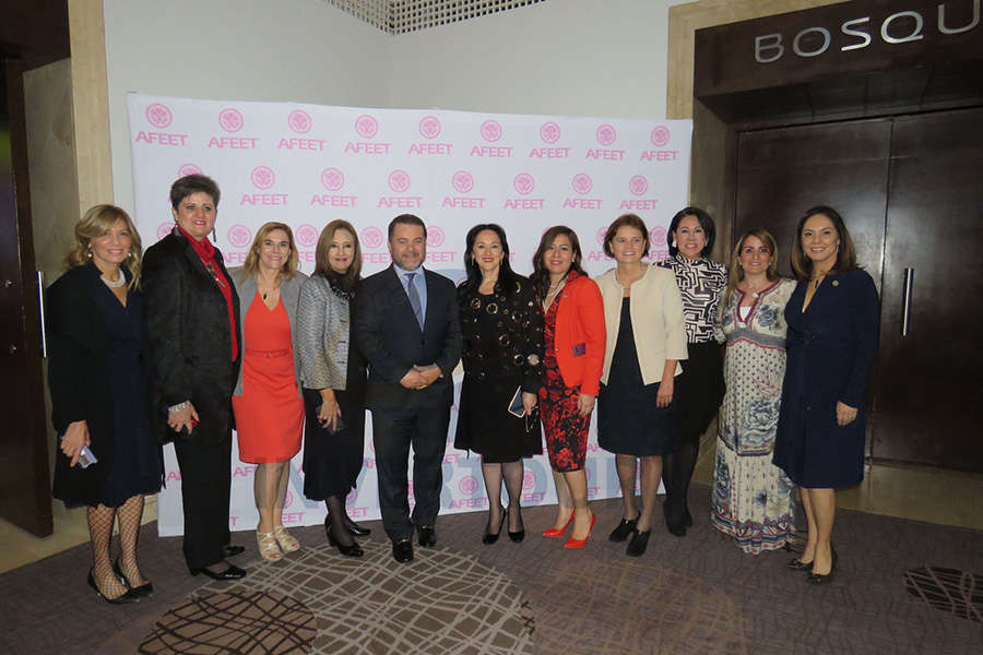 Lourdes Berho, Maylen Jean, Karin Baldamus, Fernando Olivera, Yarla Covarrubias, Brenda Alonso, Blanca Herrera, Olga Contreras, Marta Sánchez y Adriana de la Torre