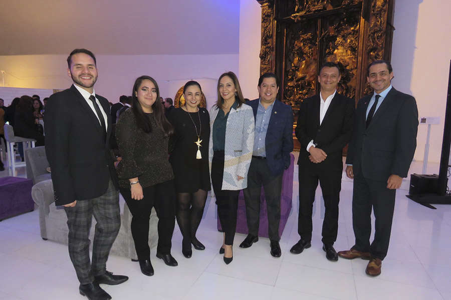 Sergio Sandoval, Ximena Covarrubias, Sandra Luna, Adriana de la Torre, Alberto Cruz, Francisco Bravo y Benjamín Díaz