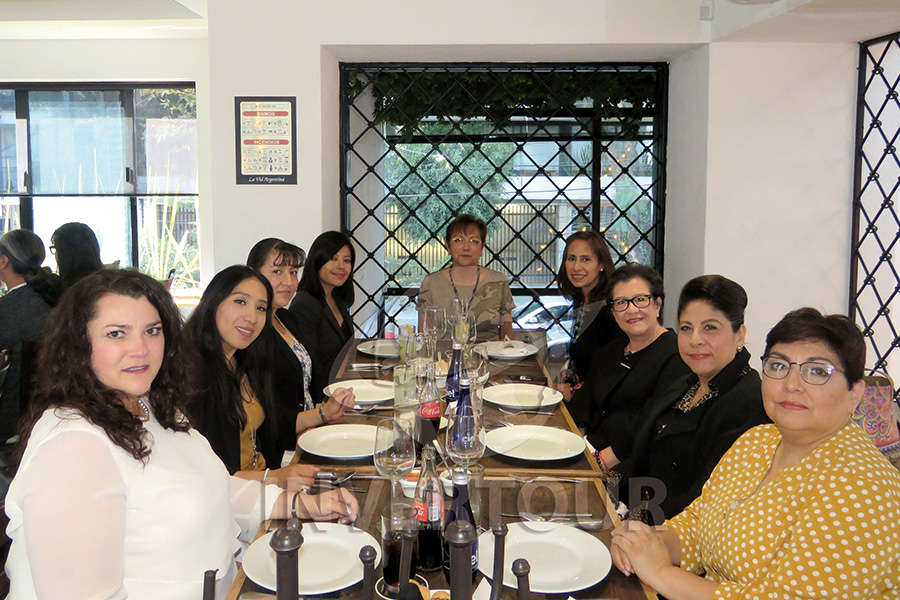 Adriana Holguín, Giselle Moreno, Carmen Mora, Lety Mendoza, Yolanda González, Karelia Paralizabal, Edith Aguilar, Blanca Olivera y Montserrat Ramos