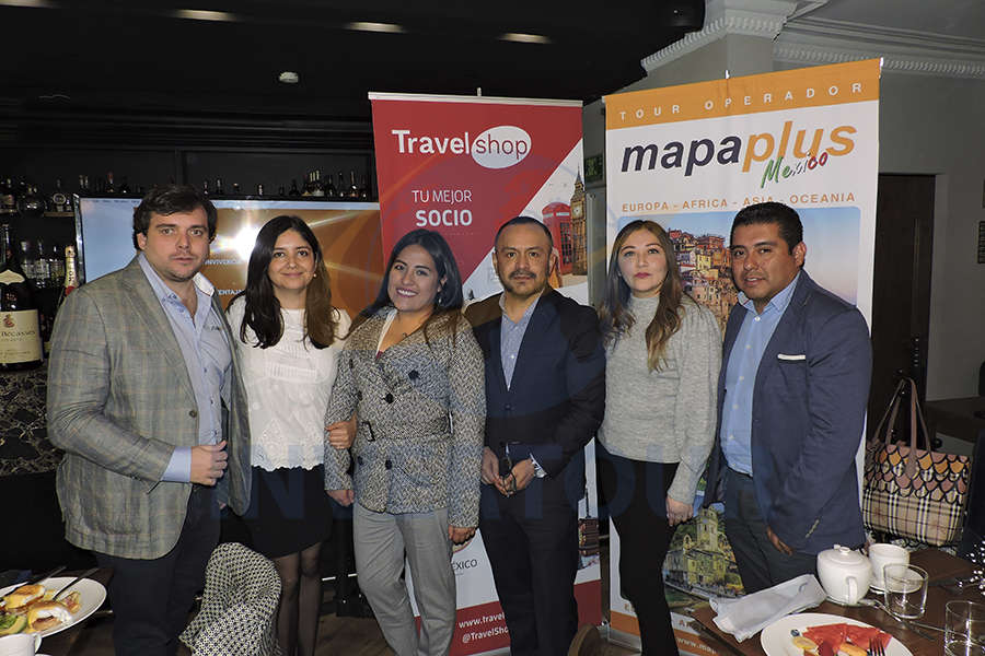 Antonio Márquez, Marcela Carmona, Berenice Álvarez, Miguel Galicia, Esthepani González y Arturo Nolasco