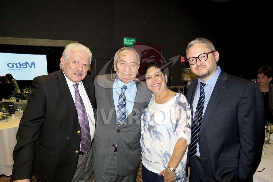 Julio Laguna, Alfredo Torres, Blanca Olivera y Julio Laguna López