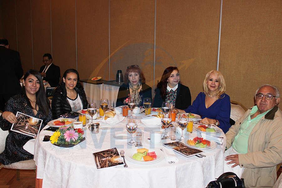 Maribel Martínez, Sandra Espinosa, Perla Parker, Paola Rocha, Lourdes Rocha y Alfonso Rocha 