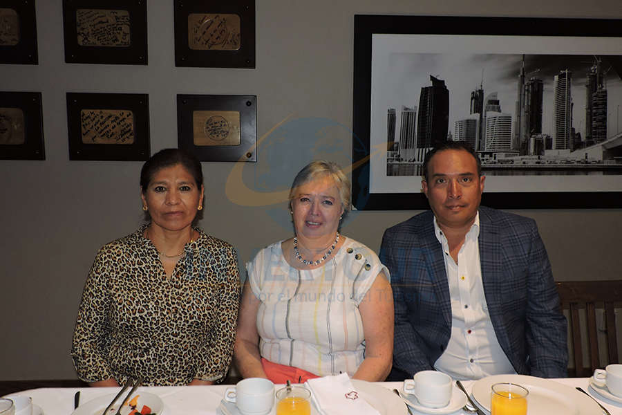 Patricia Hernández, Carmen Ordóñez y Jorge Olivera