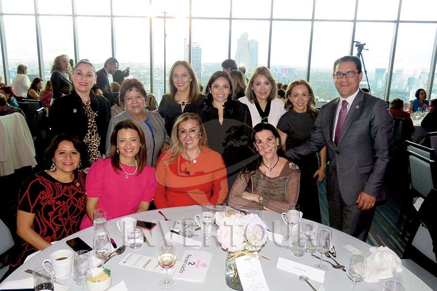 De pie: Clarissa Arranche, Luz María Larrondo, Adriana de la Torre, Mariana Pérez, Nora Amaya, Gabriela Meixueiro y Mauricio Candiani. Estela Nolasco, Elisa Siller, Magdalena Saldívar y Flor López