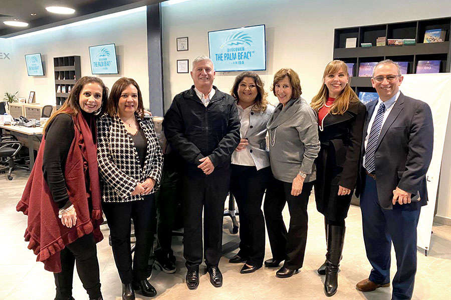 Gabriela Jorge, Ana Barrios, Reynolds Pedraza, Aurora Tapia, Lucía Guerra, Erika Menzel y Carlos Novelo