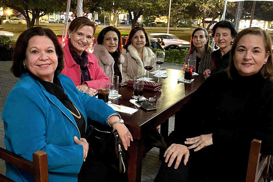 Ángeles Rodríguez, Martha Rodríguez, Adriana Rodríguez, Antonieta Rodríguez, Rosa María Saca, Vivián Tafich y Ñora Rodríguez