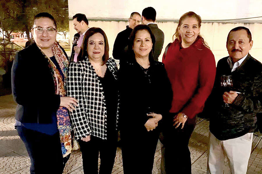 Ligia Arce, Ana Barrios, Carmen Ramírez, Leticia Betancourt y Raúl Martínez