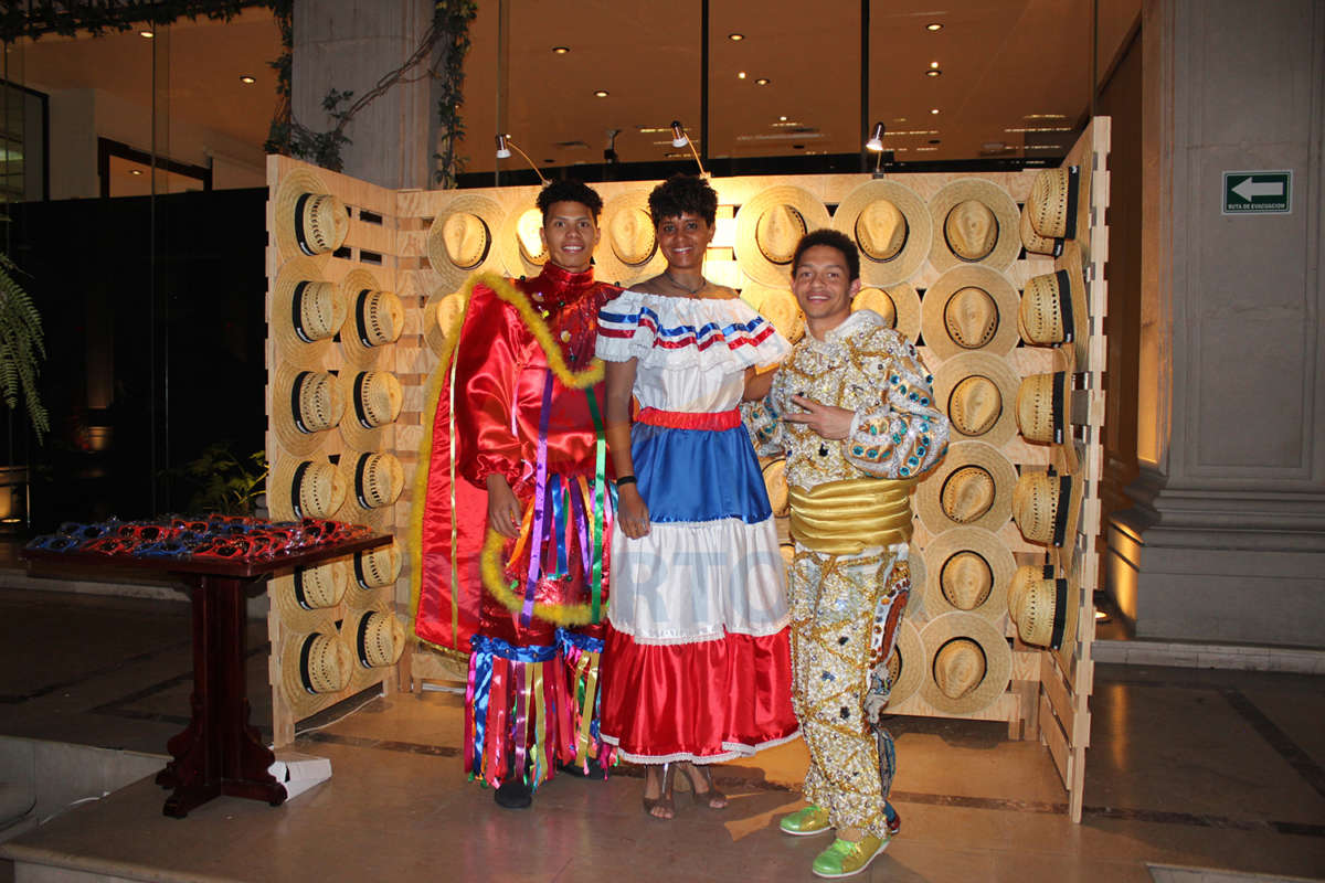 Yoskar Martínez, Lucía Sánchez y Julio Aquino 