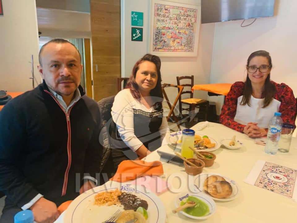 Miguel Galicia, Isabel Parada y Larissa Guzmán