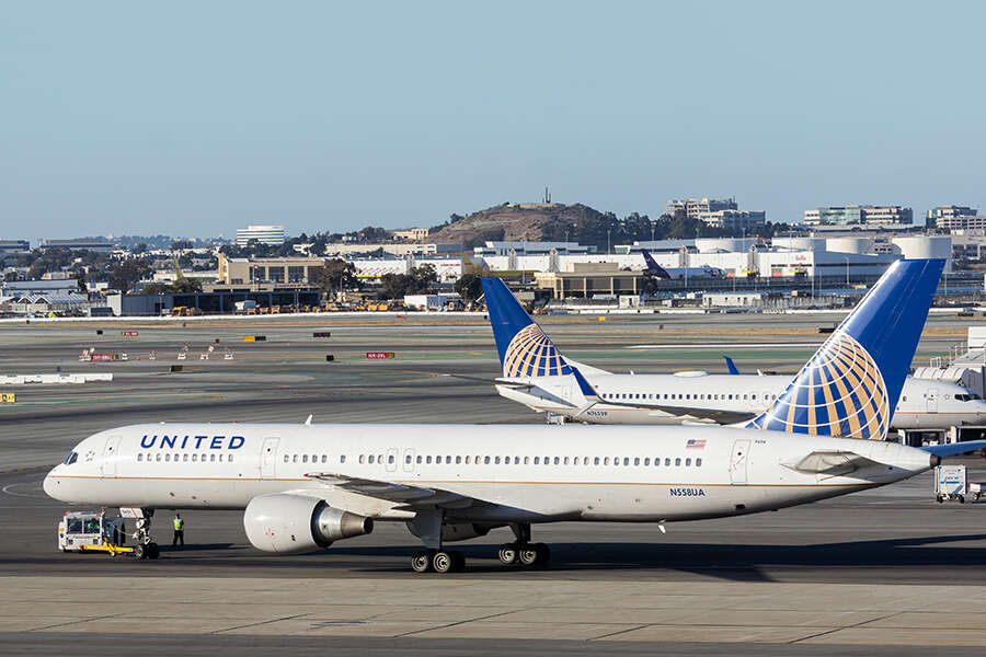 United Airlines - N558UA - Boeing 757-222 - San Francisco Intern