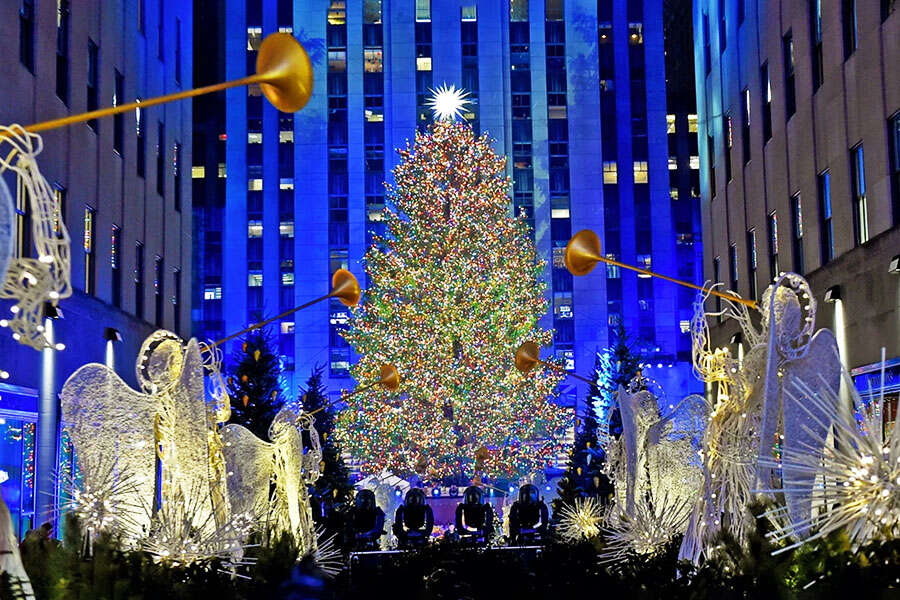 Hoy, 2 de diciembre, será encendido el enorme árbol de Navidad de Nueva