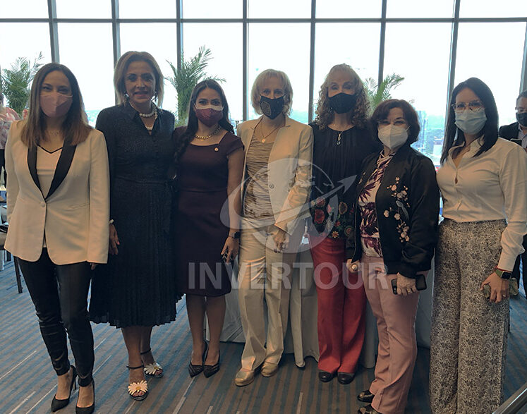 Adriana de la Torre, Judith Guerra, Mariana Pérez, Begoña Fernández, Maru Denigris, Mariana Zambrano y Erika González