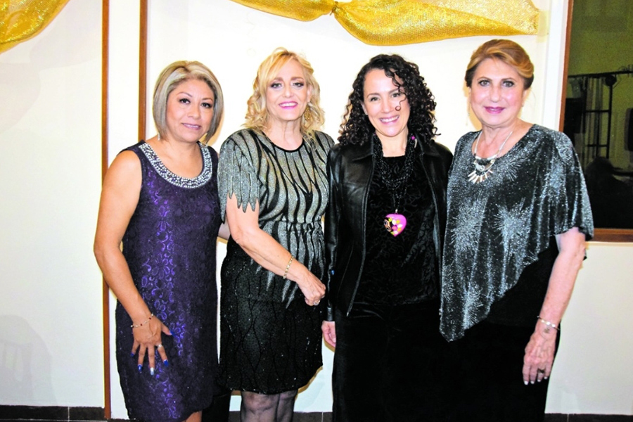 Ana Rosa Reyes, Patricia Cervantes, presidenta AFEET Querétaro; Alejandra Iturbe, secretaria Turismo del Municipio, y Nora Blaisten