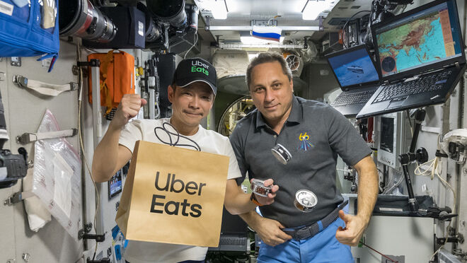 delivery-infinito-uber-eats-exterior_1611448848_702032_660x372