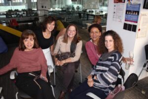 Margarita Guerrero, Esther Yudovish, Gina Cohen, Marcela Olivares y Denise Goldberg