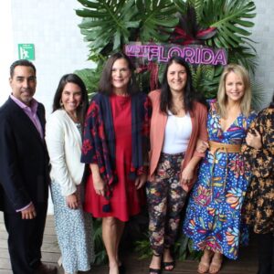 Yessica Castillo, Rafael Aponte, Brianna Barnebee, Dana Young, Staci Mellman, Lauren Shoaf Pace y Claudia Cajal
