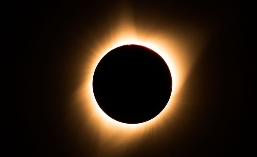 Eclipse solar total