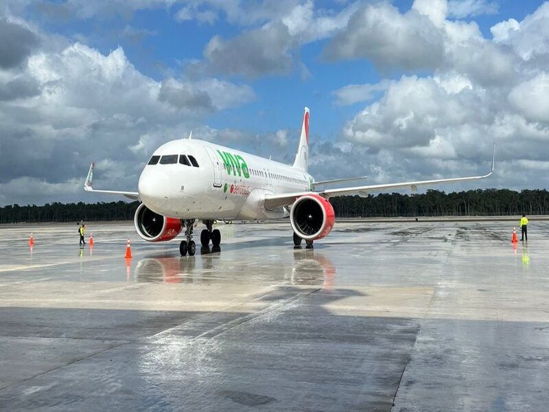 Viva Aerobús en el Aeropuerto de Tulum