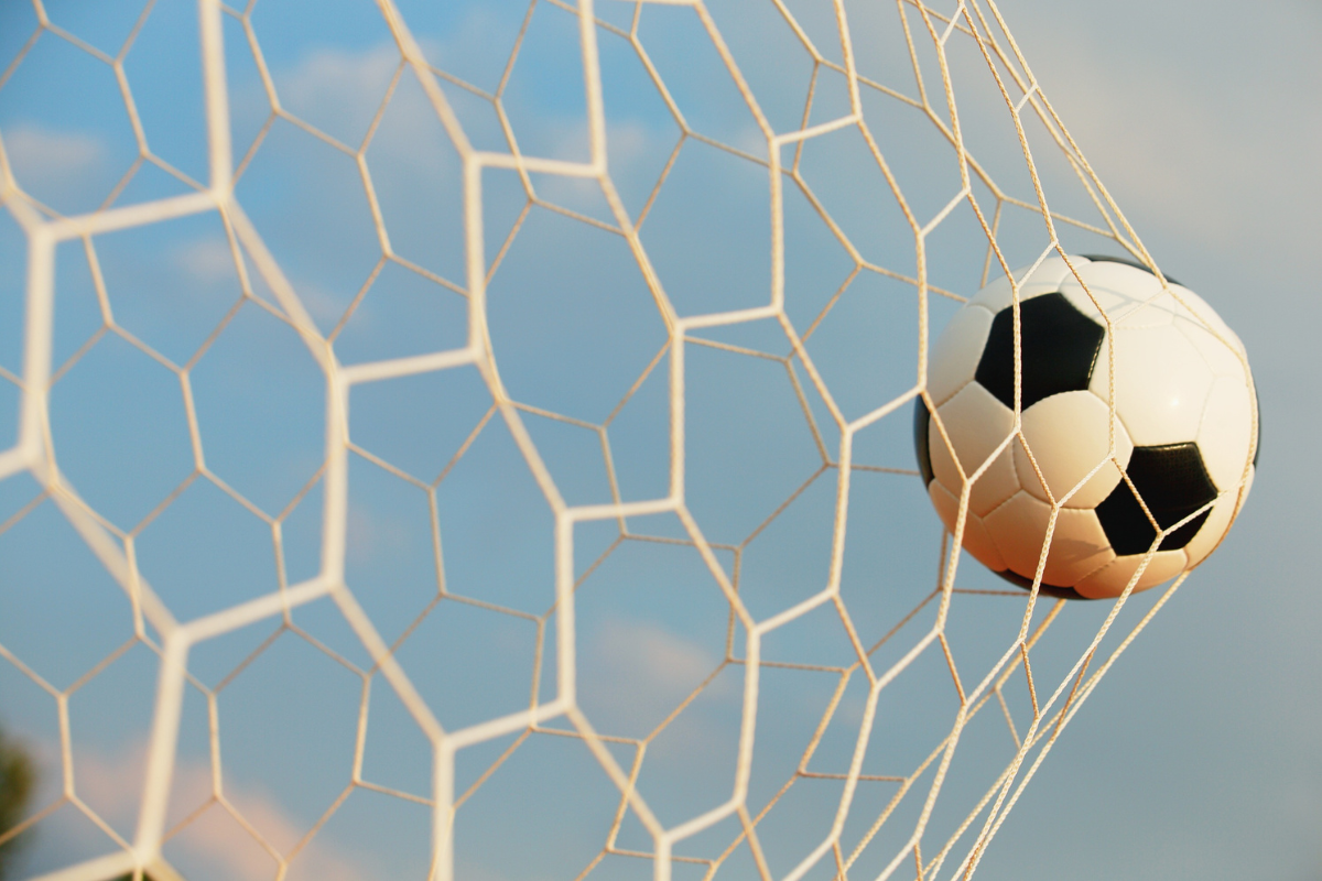 FIFA y Airbnb