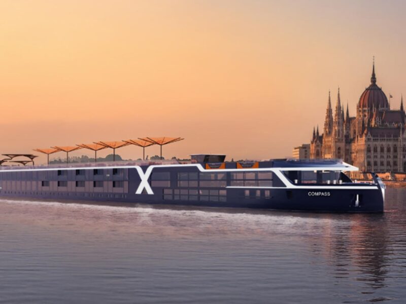 Los innovadores barcos de Celebrity River Cruises combinan el diseño elegante de la serie Edge con el encanto europeo, ofreciendo vistas panorámicas y experiencias de lujo por los ríos Rin y Danubio.