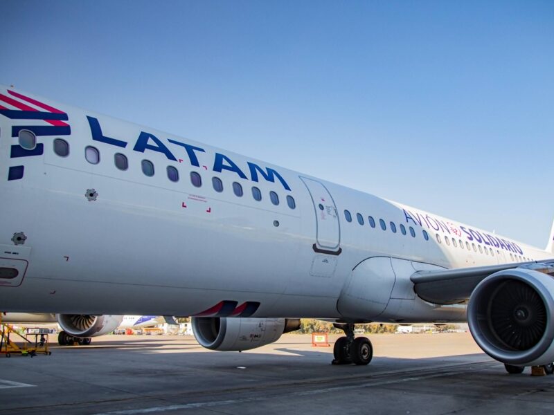 LATAM Airlines anunció la adquisición de hasta 74 aviones Embraer E195-E2 para fortalecer su conectividad en Sudamérica.